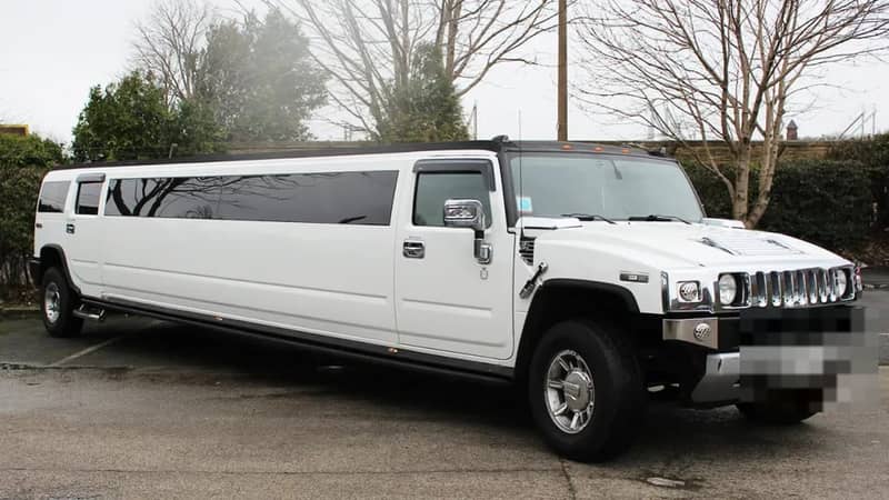 Hummer H2 Stretch — white Hummer H2 stretch limousine